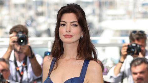 anne hathaway bikini photos|Anne Hathaway sparks reaction in unexpected bikini top .